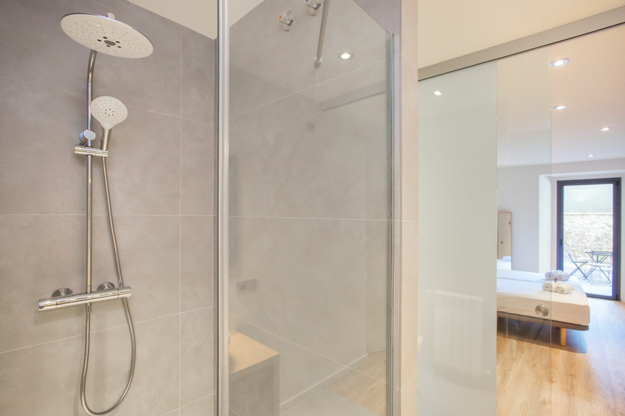 Flateli Exclusivos Placa Catalunya Girona